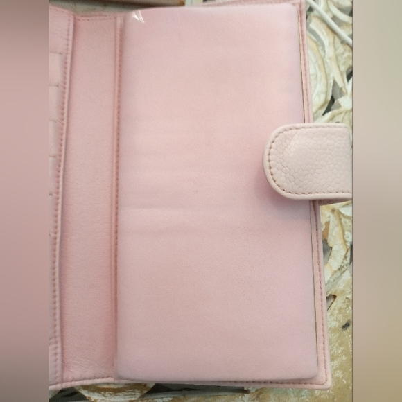 Light Pink Chanel Wallet - 100% Authentic - Picture 6 of 12